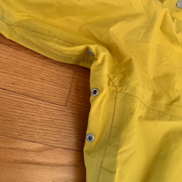 Henri Lloyd rain jacket for sailing - Picture 3 of 4